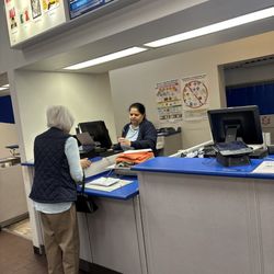 US Post Office - Rude worker not helpful