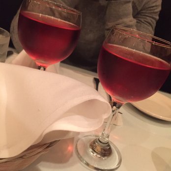 Luna Restaurant - White Zinfandel - Italian Near Me - Concord, California