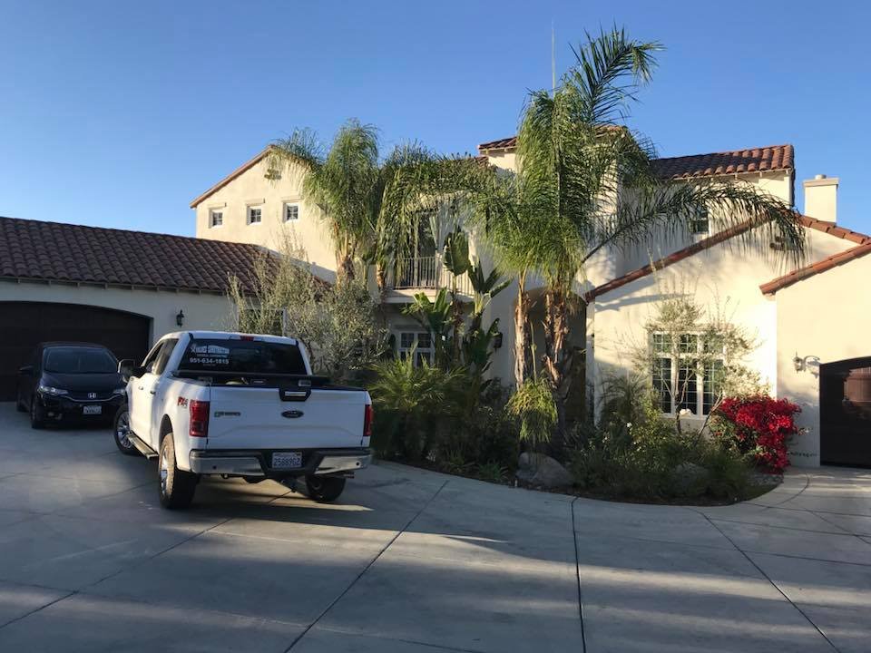 Slide of Valdez Construction Roofing