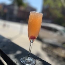 Flamingo Baby Brunch & Bar - Tropical mimosa