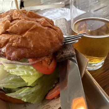 Hermosa Brewing - HBC hamburger & local IPA - Brewpubs Near Me - Hermosa Beach, California Hermosa Brewing - HBC hamburger & local IPA - Brewpubs Near Me - Hermosa Beach, California