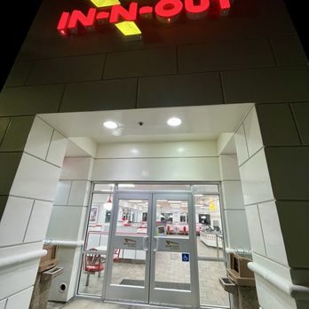 In-N-Out Burger - Storefront - Burgers Near Me - Laguna Hills, California In-N-Out Burger - Storefront - Burgers Near Me - Laguna Hills, California