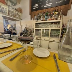 Sorpasso - Cozy bar seating
