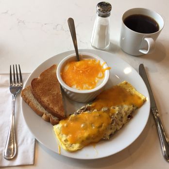 The Peachtree Cafe - Spicy Bacon Cheeseburger Omlete - Breakfast & Brunch Near Me - Lawrenceville, Georgia