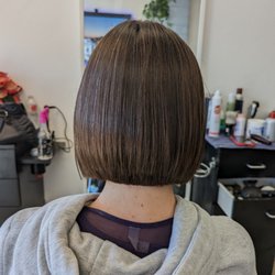 Wendy's Salon - Pavlina Plaza Shopping Ctr - Wendy's precision skills were on fire today as usual. Haircut inspired by Phoebe Skills on Love Island Australia.