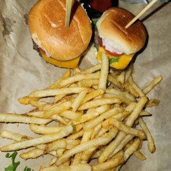Barstool Scottsdale - $14 - Sports Bars Near Me - Scottsdale, Arizona