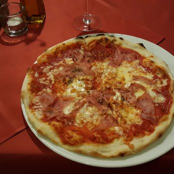 La Sardegna - Pizza Mama at La Sardegna - Italian Near Me - Saint-Josse-Ten-Node, BRU