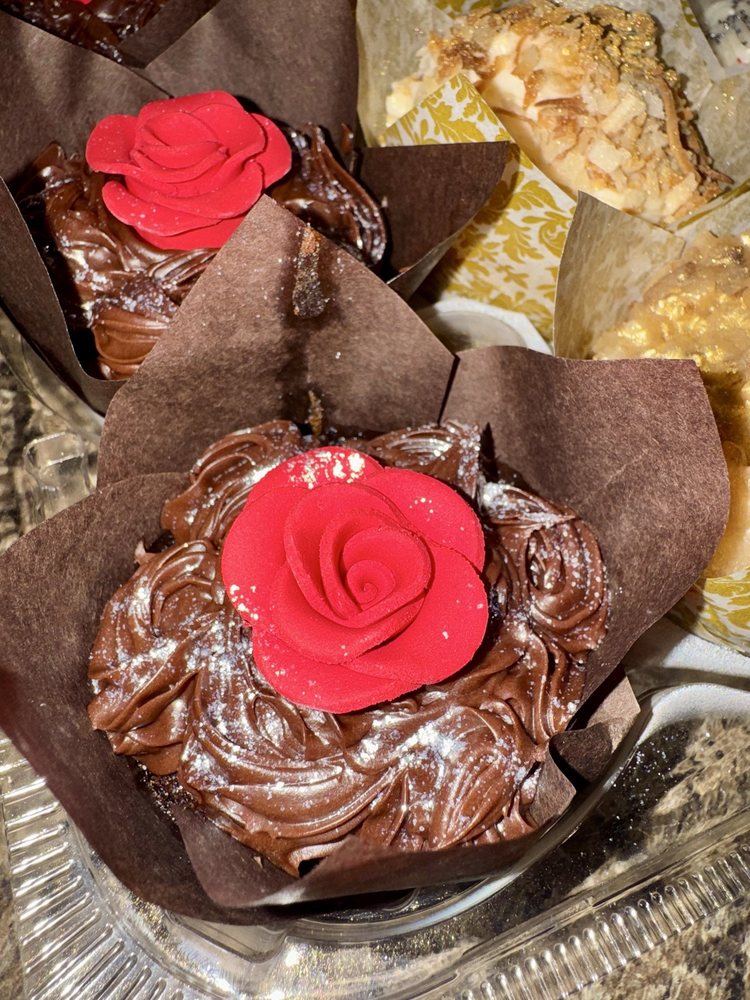 Naughty and Nice cakes by Opal Logo