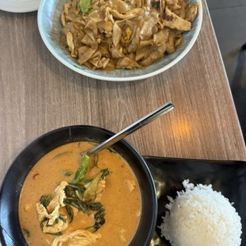 Siam Station - Pad See Ew and Panang Curry - Thai Near Me - Irvine, California