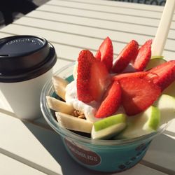 Cocobliss - Basic bowl and a small Latte