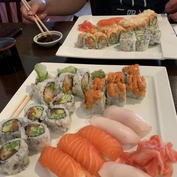 Sushi Para - Front: Alaskan Roll, Boston Roll, Crunch Roll  Back: Pop Up Roll, Angel Hair Roll, California Roll - Japanese Near Me - Palatine, Illinois