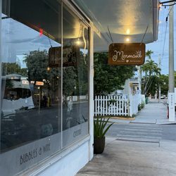Thirsty Mermaid Raw Bar Restaurant - Store Front