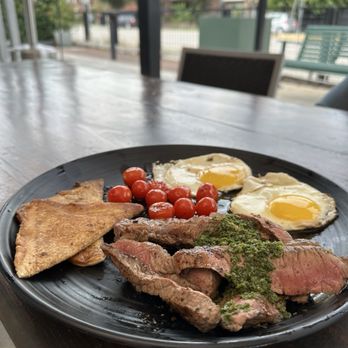 Botanic Beer Garden - Steak & Eggs Skillet - Beer Gardens Near Me - Houston, Texas