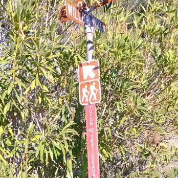 Sonoma Overlook Trail - Trail marker - Hiking Near Me - Sonoma, California Sonoma Overlook Trail - Trail marker - Hiking Near Me - Sonoma, California