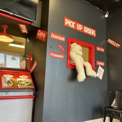 Halal Bitez gyro & kabob - Interior