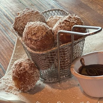 Farmhouse Cafe - Breakfast & Brunch Near Me - Honolulu, Hawaii