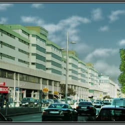 Simm’s Hotel - Gegenüber liegende Straßenseite des Hotels.