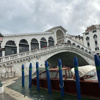 Ponte di Rialto - Landmarks & Historical Buildings Near Me - Venezia, VE Ponte di Rialto - Landmarks & Historical Buildings Near Me - Venezia, VE