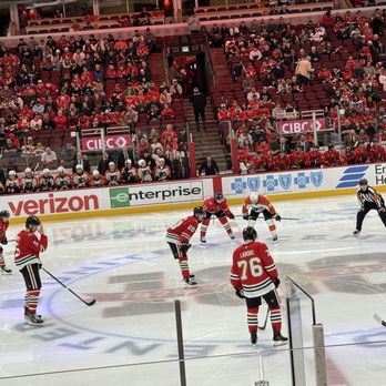 United Center - Stadiums & Arenas Near Me - Chicago, Illinois