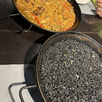 El Caldero - Meat paella and squid ink paella - Spanish Near Me - Madrid, M El Caldero - Meat paella and squid ink paella - Spanish Near Me - Madrid, M
