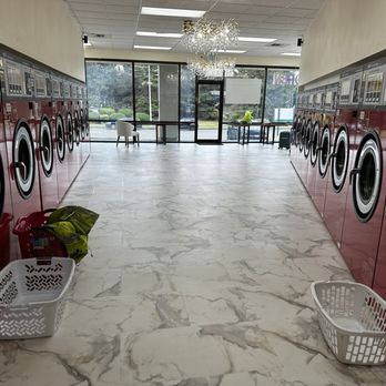 Speed Laundromat - Immaculate Laundromat - Laundromat Near Me - Tacoma, Washington