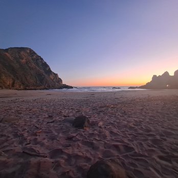 Pfeiffer Beach - Sunset at purple sand beach - Beaches Near Me - Big Sur, California Pfeiffer Beach - Sunset at purple sand beach - Beaches Near Me - Big Sur, California