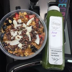 Sublime Juice Garden - Smoothie bowl "True Friend"and juice