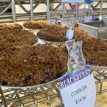 Boa Vista Orchards - 08.06.22 Blackberry Cobbler [Apple Hill Blackberry Festival] - Fruits & Veggies Near Me - Placerville, California
