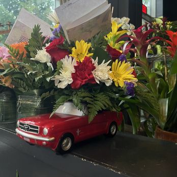 Flowers By Sutton - Father's day arrangement - Florists Near Me - New Rochelle, New York Flowers By Sutton - Father's day arrangement - Florists Near Me - New Rochelle, New York