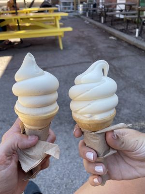Little Gordo Creemee Stand by null
