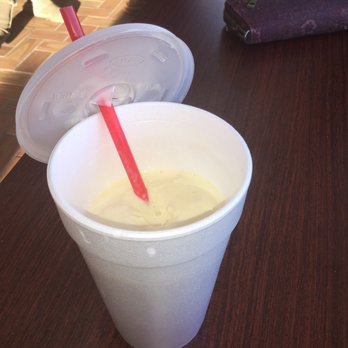 Bowinkle Drive Thru - Banana butterscotch small shake - Fast Food Near Me - Rancho Cordova, California