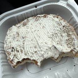 Paradise Juice Bar - Not nearly enough cream cheese. Bagel tastes like it's store bought. I cannot believe this was $5.50. I'm so disappointed.