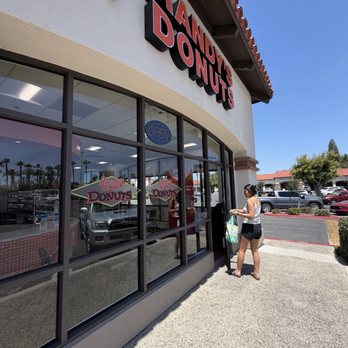 Randy's Donuts - Coffee & Tea Near Me - Clovis, California Randy's Donuts - Coffee & Tea Near Me - Clovis, California