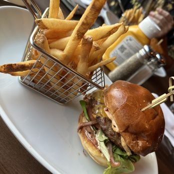 Red Bar - New American Near Me - Rosemont, Illinois
