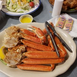 Steaming hot crab legs!! Steaming hot crab legs!!