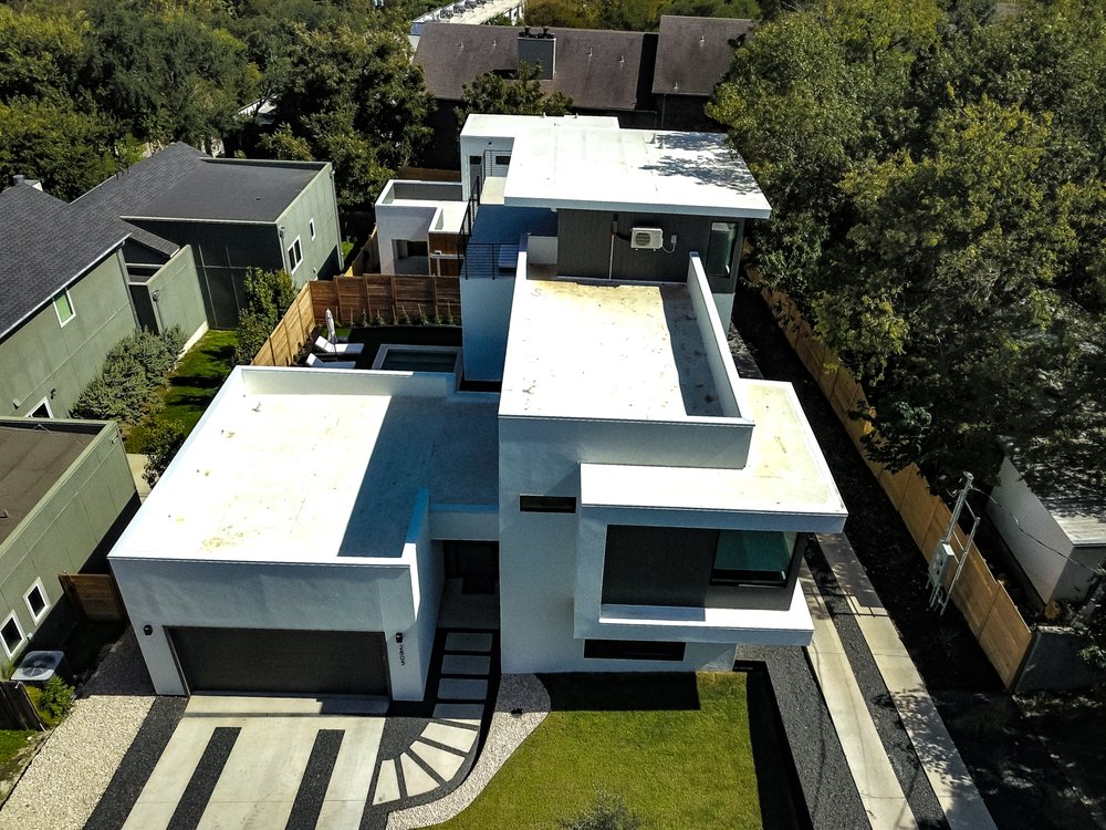 Slide of Vantage Roofing