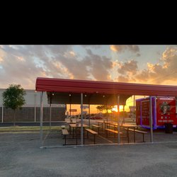 Tacos El Pirata - Seating area