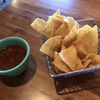 Mi Sabor Mexican Kitchen - complimentary chips and salsa - Mexican Near Me - Glendora, California