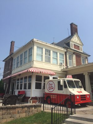 Cruze Farm Ice Cream - East Knoxville by null