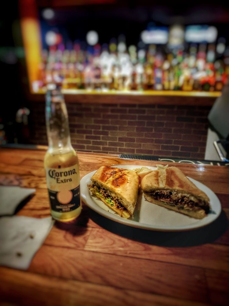 BENNY’S SPORTS BAR 20 Photos Sports Bars 3463 Fulton Rd, Cleveland, OH Restaurant