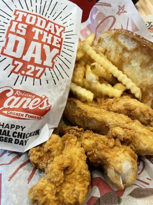 Raising Cane's Chicken Fingers by null