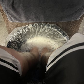 Hammer & Nails - Valencia - Pedicure foot soak - Barbers Near Me - Valencia, California Hammer & Nails - Valencia - Pedicure foot soak - Barbers Near Me - Valencia, California