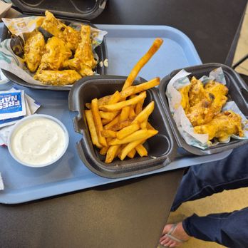 Detroit Wing Company - Lunch - Chicken Wings Near Me - Lorain, Ohio Detroit Wing Company - Lunch - Chicken Wings Near Me - Lorain, Ohio