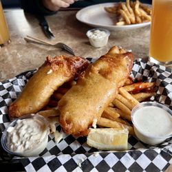 Ye Olde Pub - Fish & chips