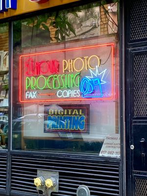 86 Street Photo & Portrait Studio by null