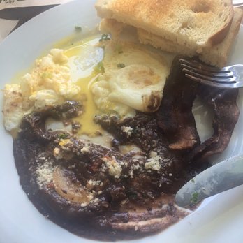 The Pearl Hotel - The most pathetic eggs and beans- crap toast. I think for half the cost Dennys has a better breakfast. - San Diego, CA