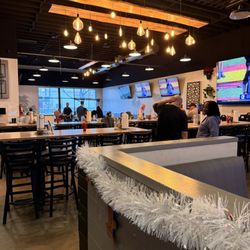 District 4 Pizza - Interior