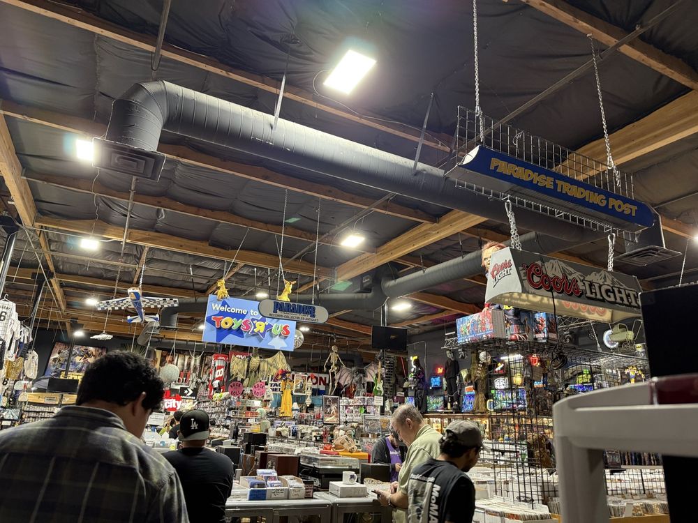 Paradise Records and Trading Post Logo