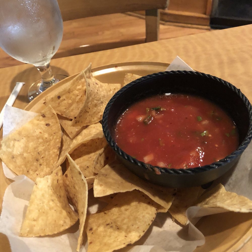 Cesar's Killer Margaritas - Broadway - Chips and Chips and Salsa - Mexican Near Me - Chicago, Illinois