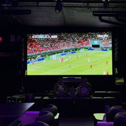 Top restaurant & lounge